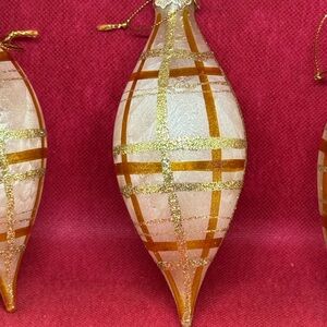 Set of 4 Elegant Gold and White Teardrops Christmas Ornament